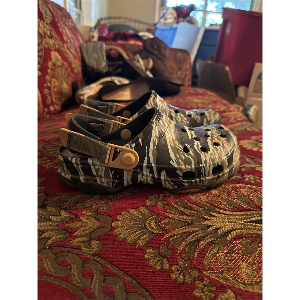 Crocs Classic Camouflage Clog Sandals Green Tan Black Unisex Teen Size M4 F6